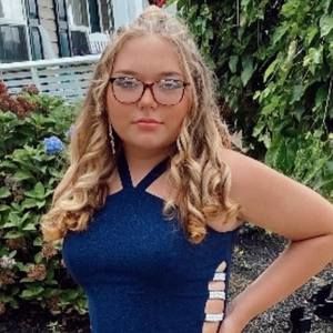 Meet your Posher, Whitney